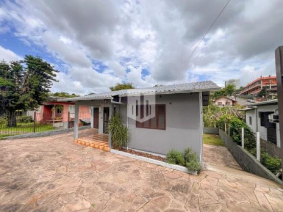 Casas e Sobrados com 3 quartos, 325,00 m², à venda - Concórdia - Ivoti
